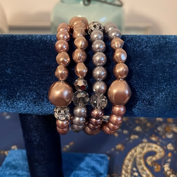 Faux pearl wrap bracelet cappachino and gray, beautiful - Picture 3 of 6